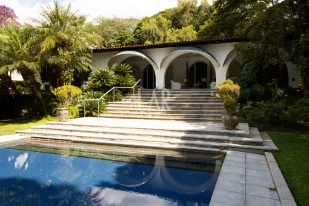 Casa com 4 Quartos à venda, 900m² no São Luiz, Belo Horizonte