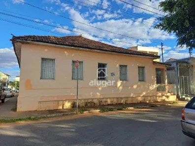 Imóvel Comercial com 10 Quartos para alugar, 280m² no Centro, Montes Claros