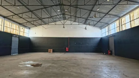 Sala Comercial à venda, 600m² no Chácaras Reunidas, São José dos Campos