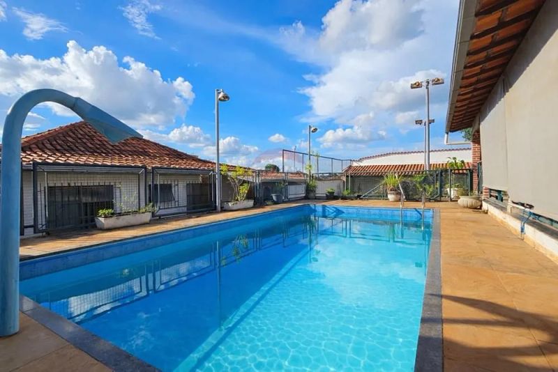 Casa com 5 quartos — Copacabana, Belo Horizonte