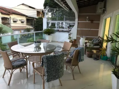 Casa de Condomínio com 4 Quartos à venda, 548m² no Vila Valqueire, Rio de Janeiro