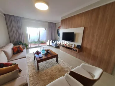 Casa com 5 Quartos à venda, 209m² no Cidade Jardim, Uberlândia