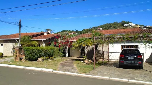 Casa de Condomínio com 3 Quartos à venda, 500m² no Cambuí, Campinas