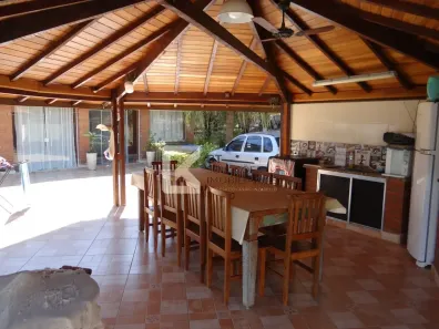 Fazenda/Sítio com 3 Quartos à venda, 290m² no Jardim dos Laranjais, Indaiatuba