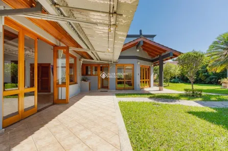 Casa com 3 Quartos à venda, 274m² no Igara, Canoas