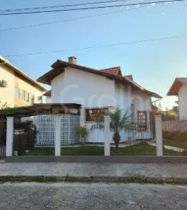 Casa com 3 Quartos à venda, 130m² no Carianos, Florianópolis