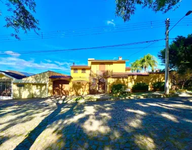 Casa com 6 Quartos à venda, 340m² no Patronato, Santa Maria
