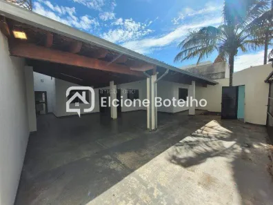 Casa com 3 Quartos para alugar, 240m² no Santa Rosa, Uberlândia