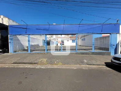 Ponto Comercial com 2 Quartos para alugar, 77m² no Santa Mônica, Uberlândia