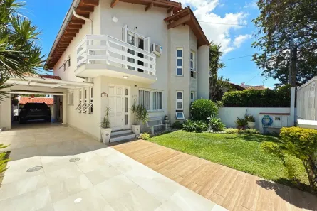Sobrado com 4 Quartos à venda, 280m² no Ipanema, Porto Alegre