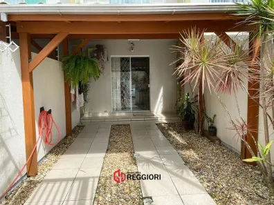 Sobrado com 2 Quartos à venda, 70m² no Santa Regina, Camboriú