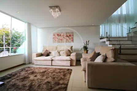 Casa com 4 Quartos à venda, 330m² no São Pedro, Juiz de Fora