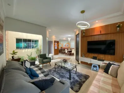 Casa com 3 Quartos para alugar, 149m² no Umuarama, Uberlândia