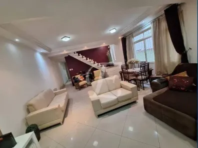 Sobrado com 3 Quartos à venda, 268m² no Campo Grande, Santos