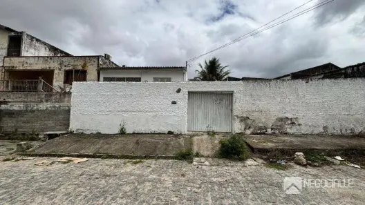 Casa com 2 Quartos à venda, 80m² no Louzeiro, Campina Grande