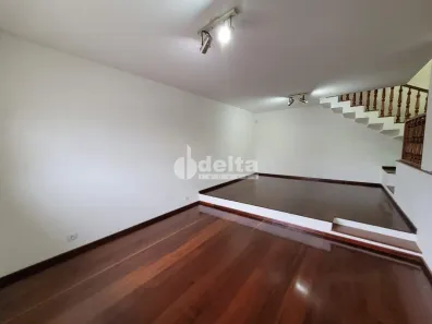 Casa com 6 Quartos à venda, 357m² no Lídice, Uberlândia