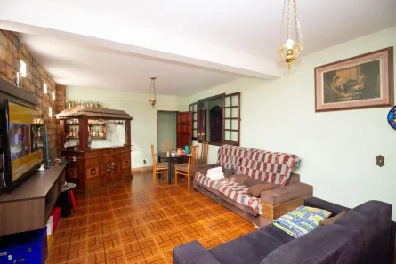 Casa com 4 Quartos à venda, 278m² no JK, Contagem
