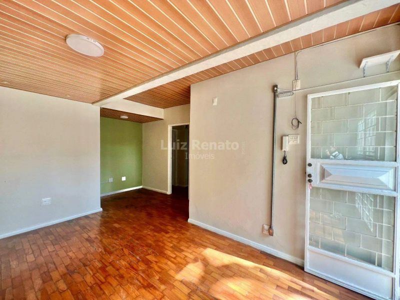 Casa com 2 quartos — Santo Antônio, Belo Horizonte