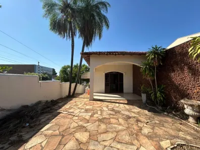 Casa com 3 Quartos para venda ou aluguel, 306m² no Boa Esperança, Cuiabá