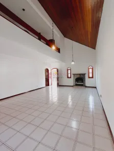 Sobrado com 4 Quartos à venda, 246m² no Jardim Torres São José, Jundiaí