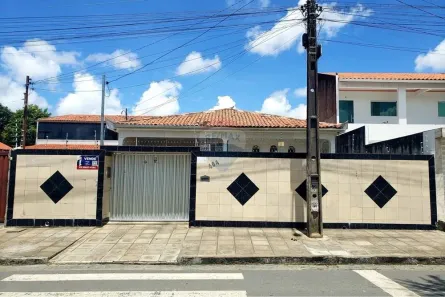 Casa com 4 Quartos à venda, 210m² no Cruzeiro, Campina Grande