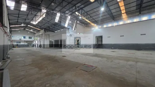 Galpão/Depósito/Armazém para alugar, 1800m² no Campestre, Santo André