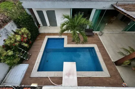 Sobrado com 4 Quartos à venda, 550m² no Vale Quem Tem, Teresina