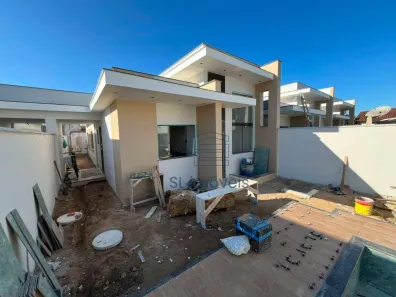 Casa com 3 Quartos à venda, 105m² no Extensão do Bosque, Rio das Ostras