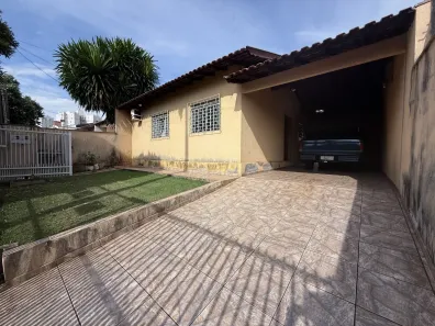 Casa com 3 Quartos à venda, 131m² no Guanabara, Londrina