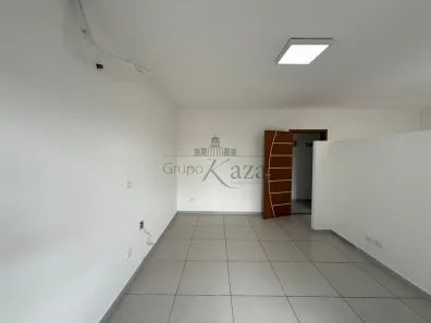 Prédio Comercial para alugar, 203m² no Centro, Jacareí
