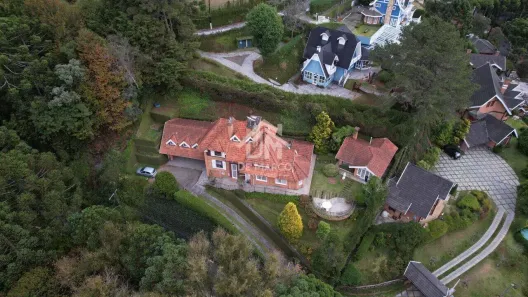 Casa de Condomínio com 4 Quartos à venda, 455m² no Lot Valeu Noiva, Campos do Jordão