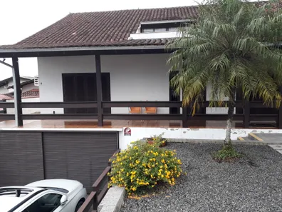 Casa com 4 Quartos à venda, 250m² no Floresta, Joinville