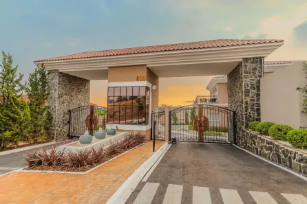 Casa de Condomínio com 3 Quartos à venda, 125m² no Colônia Dona Luíza, Ponta Grossa