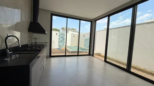 Casa de Condomínio com 3 Quartos para alugar, 211m² no Jardim Botânico, Uberlândia