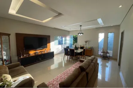 Casa com 3 Quartos à venda, 208m² no Araguaia, Belo Horizonte
