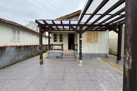 Casa com 2 Quartos para alugar, 50m² no Centro, Tubarão