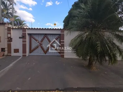 Casa com 2 Quartos para alugar, 135m² no Jardim Clarissa, Goiânia
