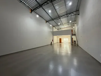 Ponto Comercial para alugar, 214m² no Distrito Industrial Antônio Della - Torre, Franca