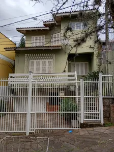 Sobrado com 4 Quartos para alugar, 400m² no Chácara das Pedras, Porto Alegre
