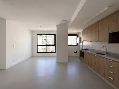 Apartamento com 2 Quartos à venda, 70m² no Centro, Florianópolis