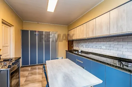 Sobrado com 3 Quartos à venda, 297m² no Capão Raso, Curitiba