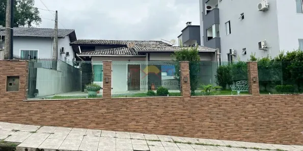 Casa com 3 Quartos à venda, 165m² no João Costa, Joinville