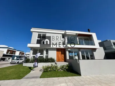 Casa com 4 Quartos à venda, 227m² no Rio Tavares, Florianópolis