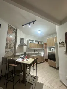 Casa com 2 Quartos para alugar, 150m² no Vila Mathias, Santos
