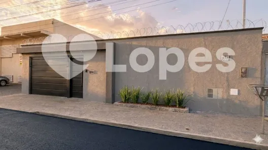 Casa com 3 Quartos à venda, 187m² no Setor Garavelo, Aparecida de Goiânia