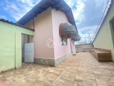 Casa com 4 Quartos à venda, 167m² no Carlos Prates, Belo Horizonte
