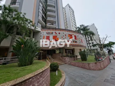 Apartamento com 3 Quartos para alugar, 143m² no Centro, Florianópolis