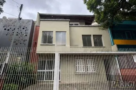 Casa com 8 Quartos para alugar, 350m² no São João, Porto Alegre