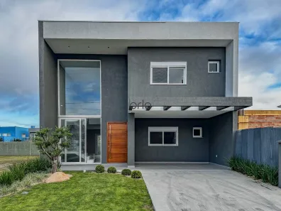 Casa de Condomínio com 4 Quartos à venda, 200m² no XANGRI-LÁ, Xangri-lá