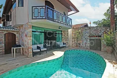 Casa com 4 Quartos à venda, 204m² no Centro, Peruíbe